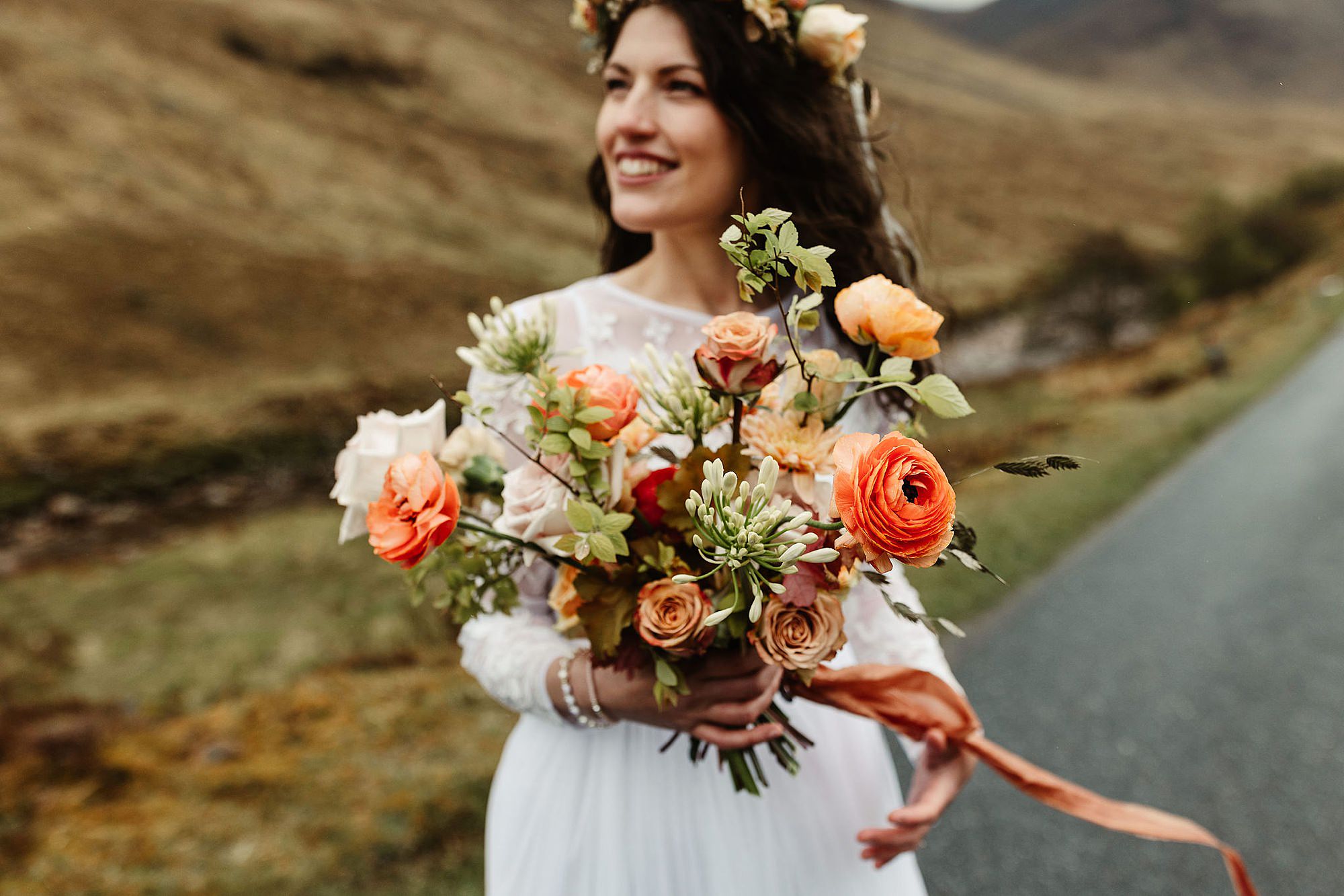 glencoe elopement photography peach & cream style wedding bouquet