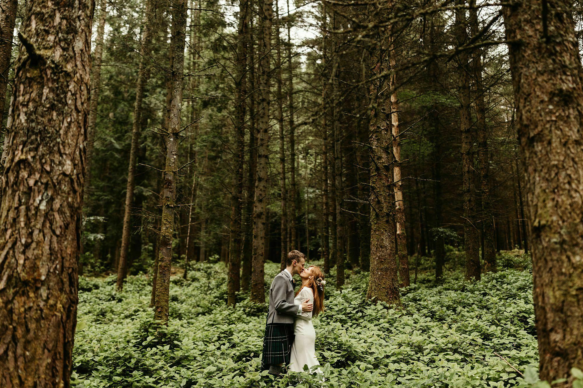 glencoe house bride groom woodland elopement