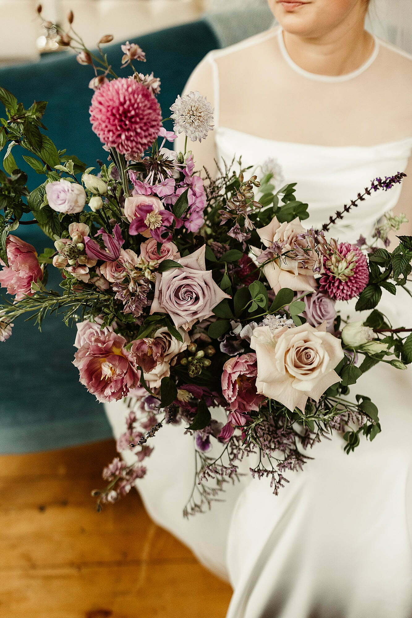 bridal portraits wardhill castle kim dalglish flowers florals bouquet photography photographs