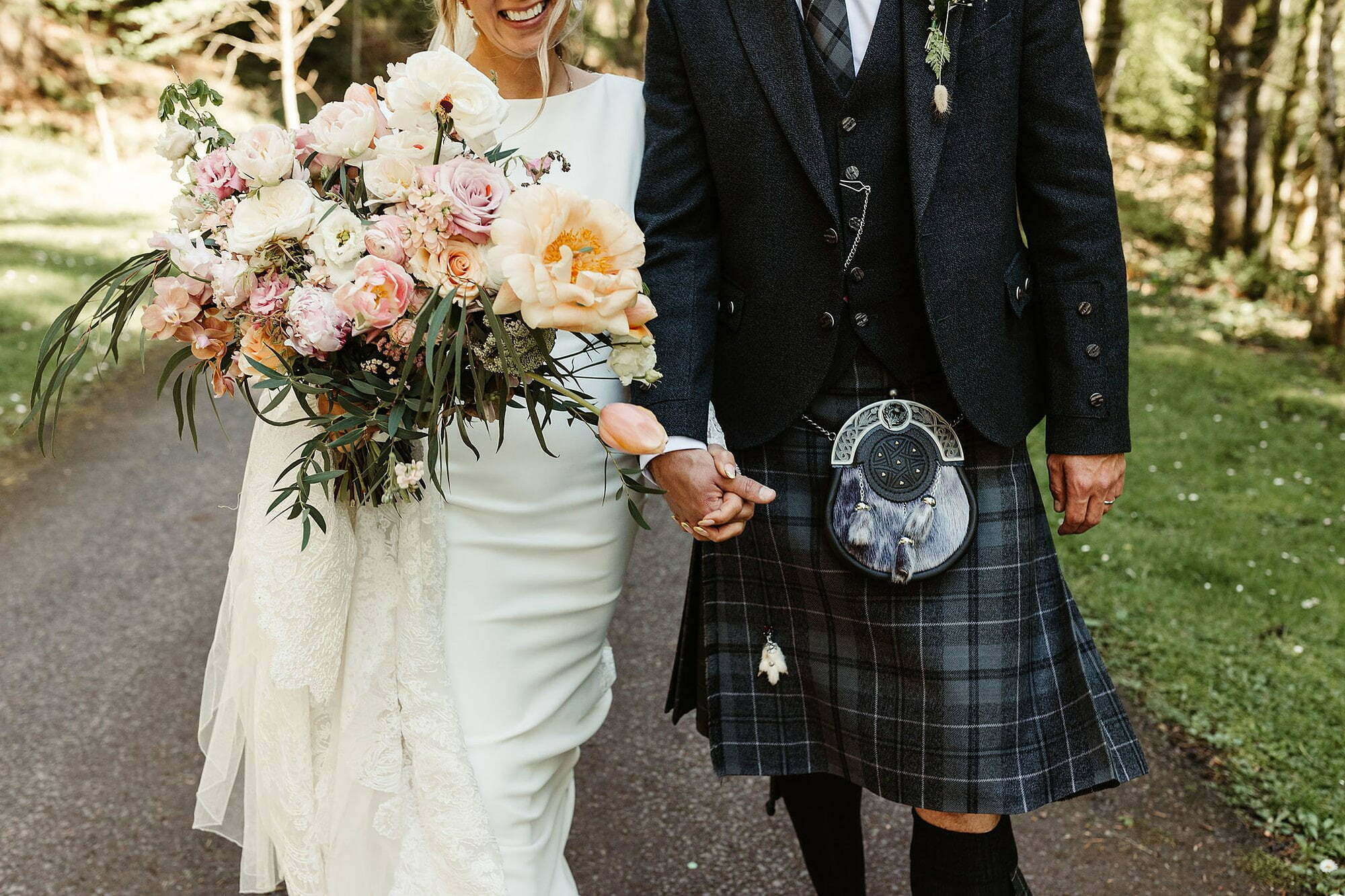 bride-groom-spring-pastel-wedding-bouquet-drumtochty-castle
