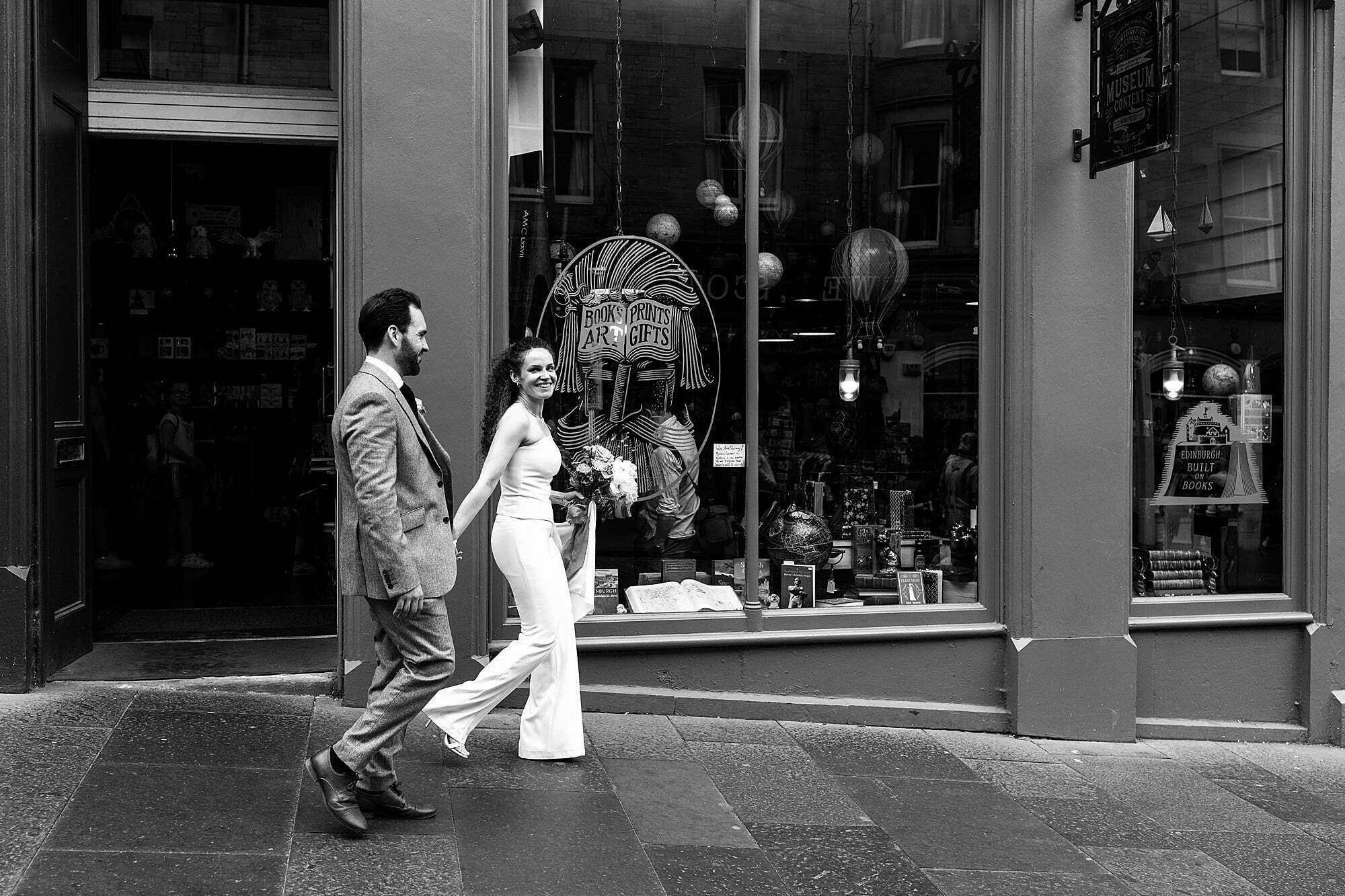 bride and groom edinburgh city elopement