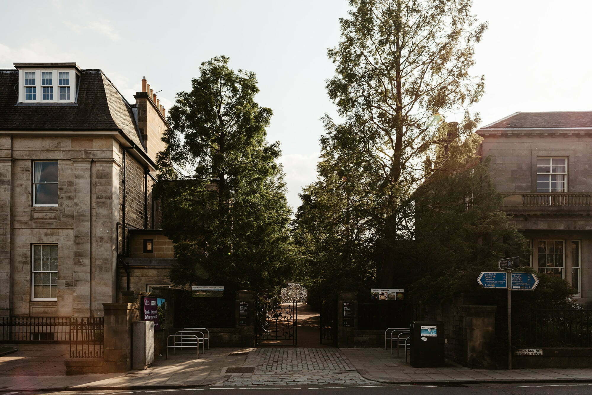 edinburgh botanic garden entrance