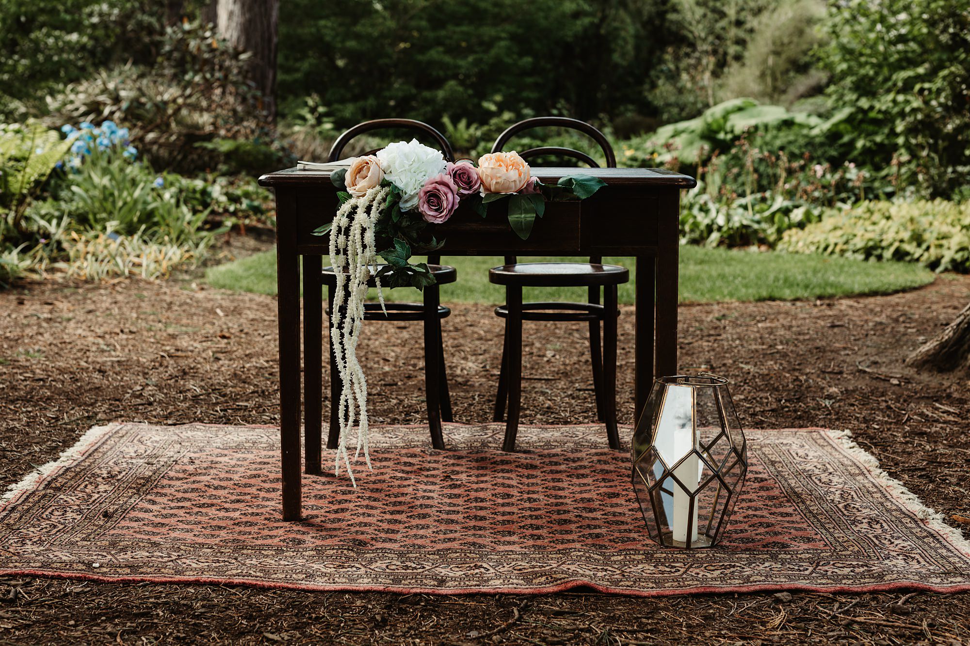 edinburgh botanic garden micro wedding ceremony table gloam styling