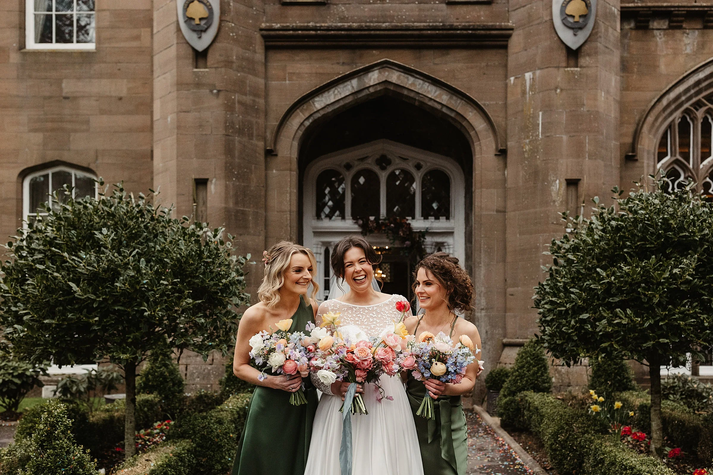 drumtochty castle group photos bride and bridesmaids fauna flowers bouquet