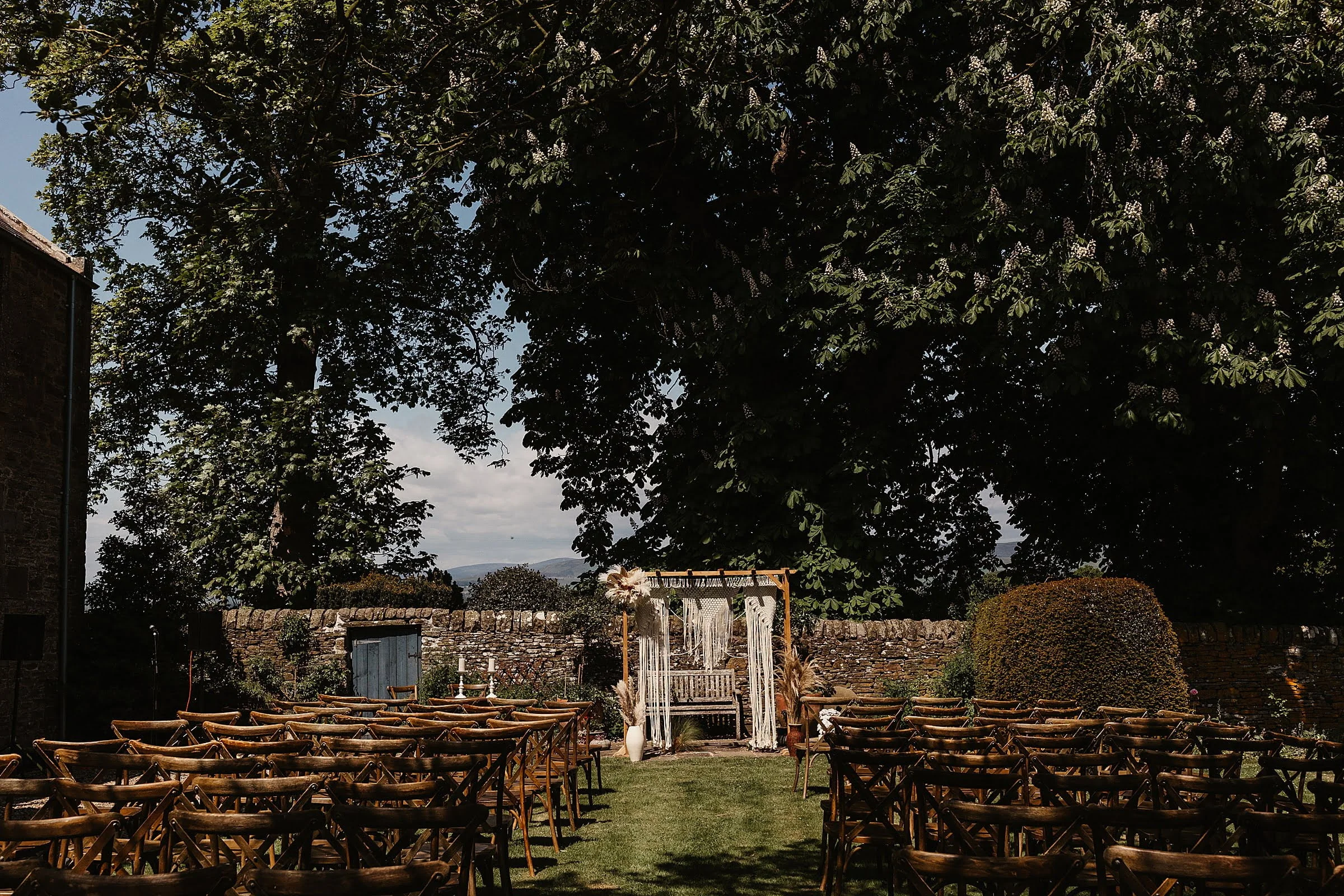 woodwrae farm wedding ceremony outdoors