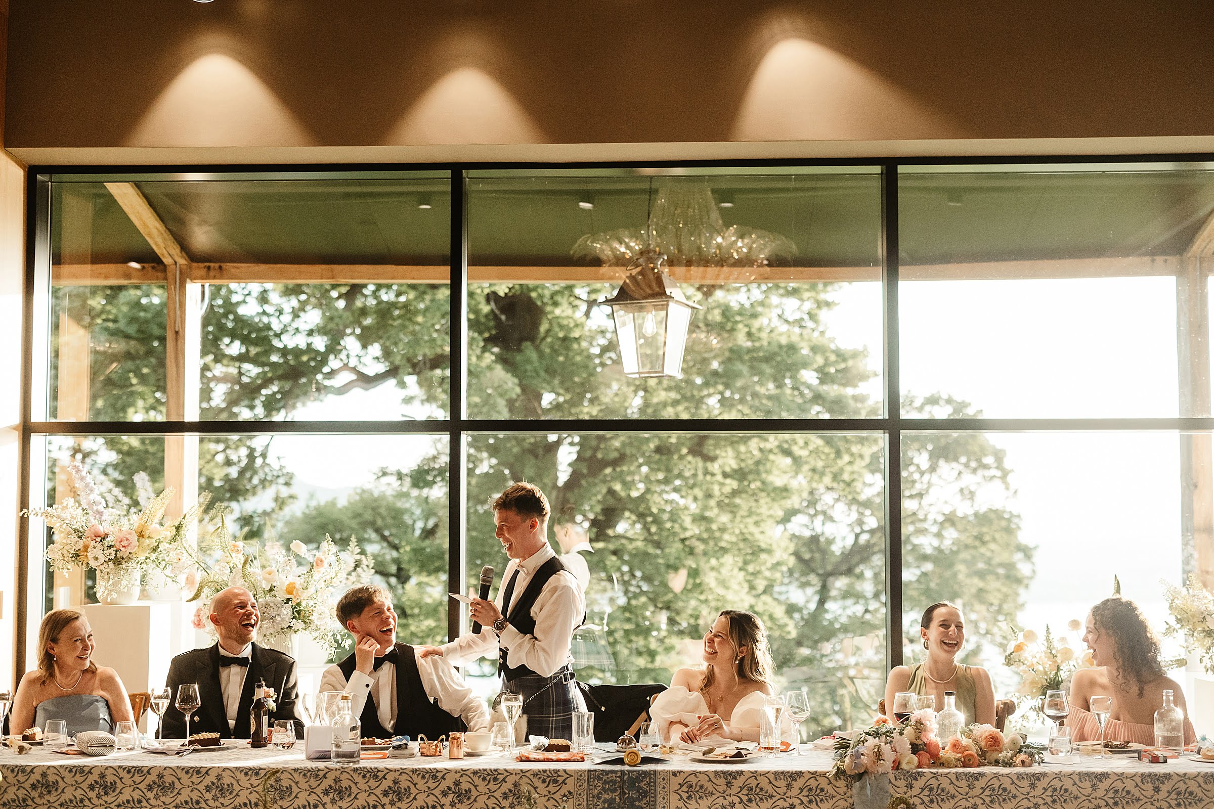 boturich castle wedding photography speeches long top table groom speach