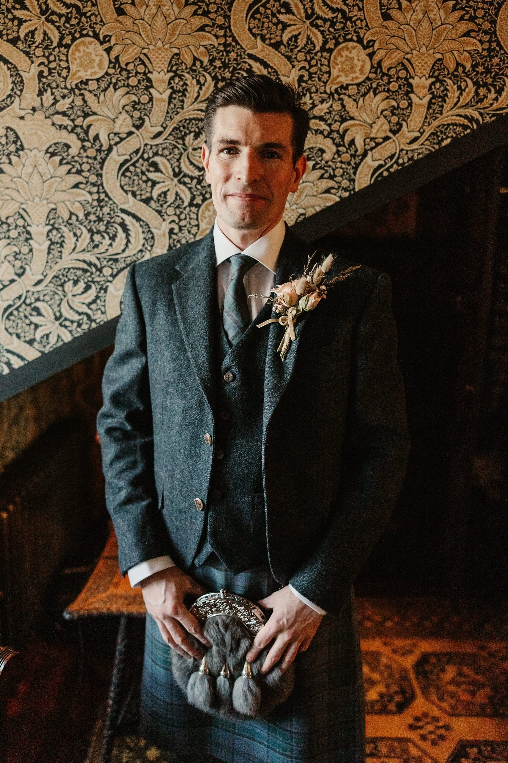 fife arms winter elopement groom protrait photograph kilt