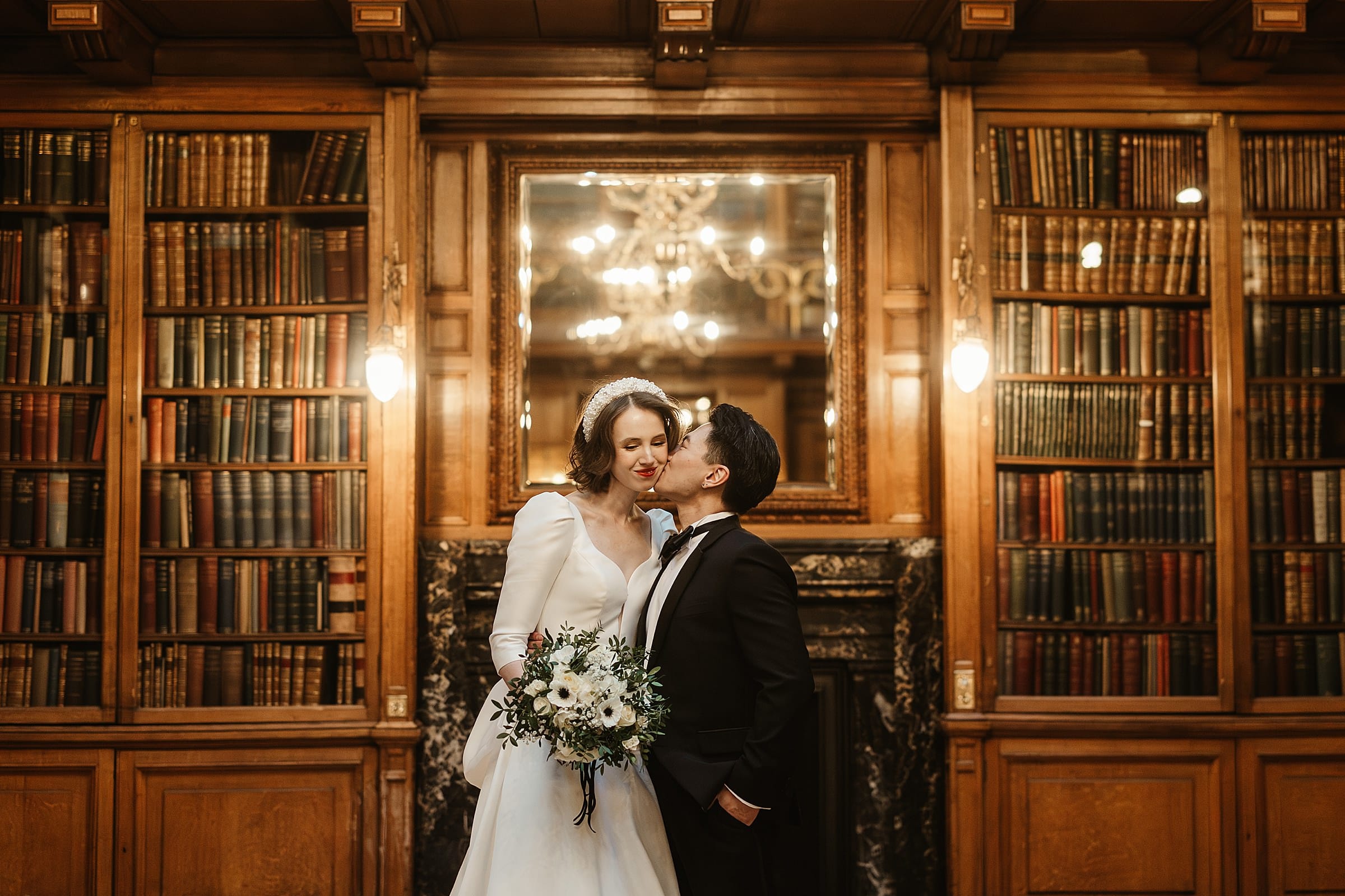 Royal College of Physicians Edinburgh wedding photos bride and groom portraits rose park flowers bouquet